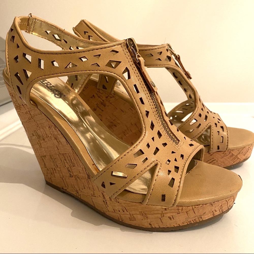 Cork wedges